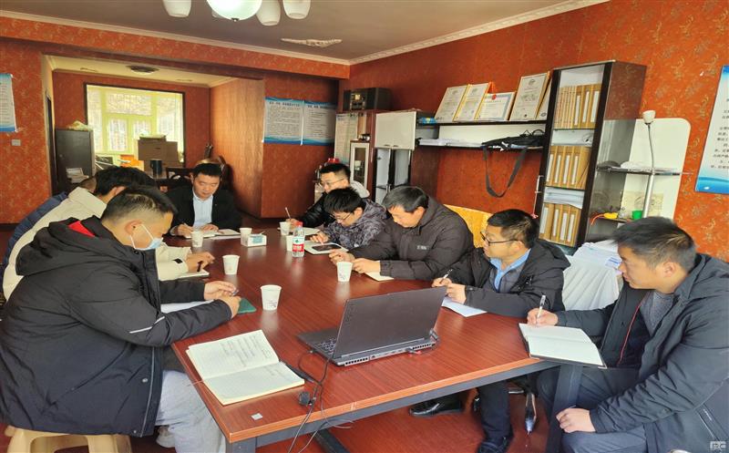 阔步开启新征程，，，，，，，奋斗续写新篇章