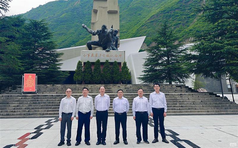 泸定桥头忆红军，，，，，长征精神代代传 ——测绘公司党委理论中心组赴泸定桥红军纪念馆集中学习